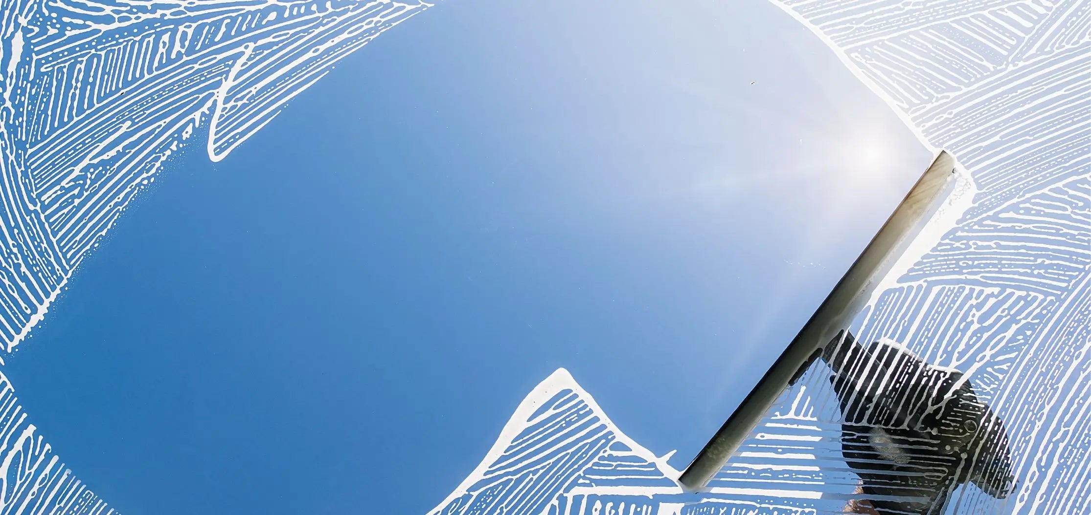 So klappt die Glasreinigung schlierenfrei und ohne Streifen!