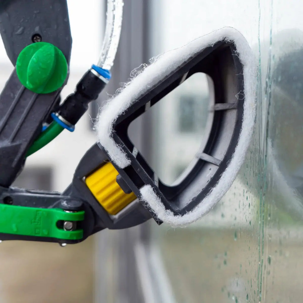 UNGER nLITE Halter mit Schrubbpad