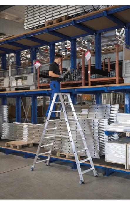 Munk Günzburger Steigtechnik Stufen-Stehleiter beidseitig begehbar mit Rollen Ausführung