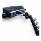 Black bristle brush with flexible segmented handle and red adjustment knobs for gardiner clx 18 5,30 meter carbon hybrid teleskopstange