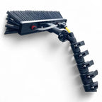 Black bristle fensterreinigungsbürste mit gelbem schlauchanschluss und teleskopstange von Gardiner SLX 47 Carbon