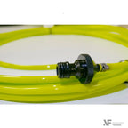 Gelber flexibler schlauch mit schwarzem gewindeadapter und gerändeltem einstellknopf für gardiner slx micro 5 meter carbon teleskopstange
