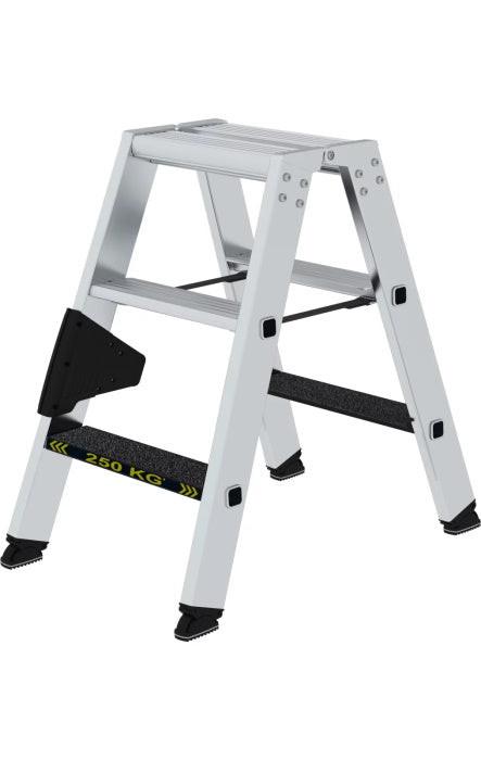 Günzburger Steigtechnik Stufen-Stehleiter 250 kg beidseitig begehbar mit clip-step R13 2x3 Stufen
