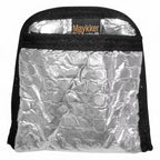 Silberfolie isolierte maykker smart bag tannerpouch small mit schwarzem stoffbesatz und markenlabel