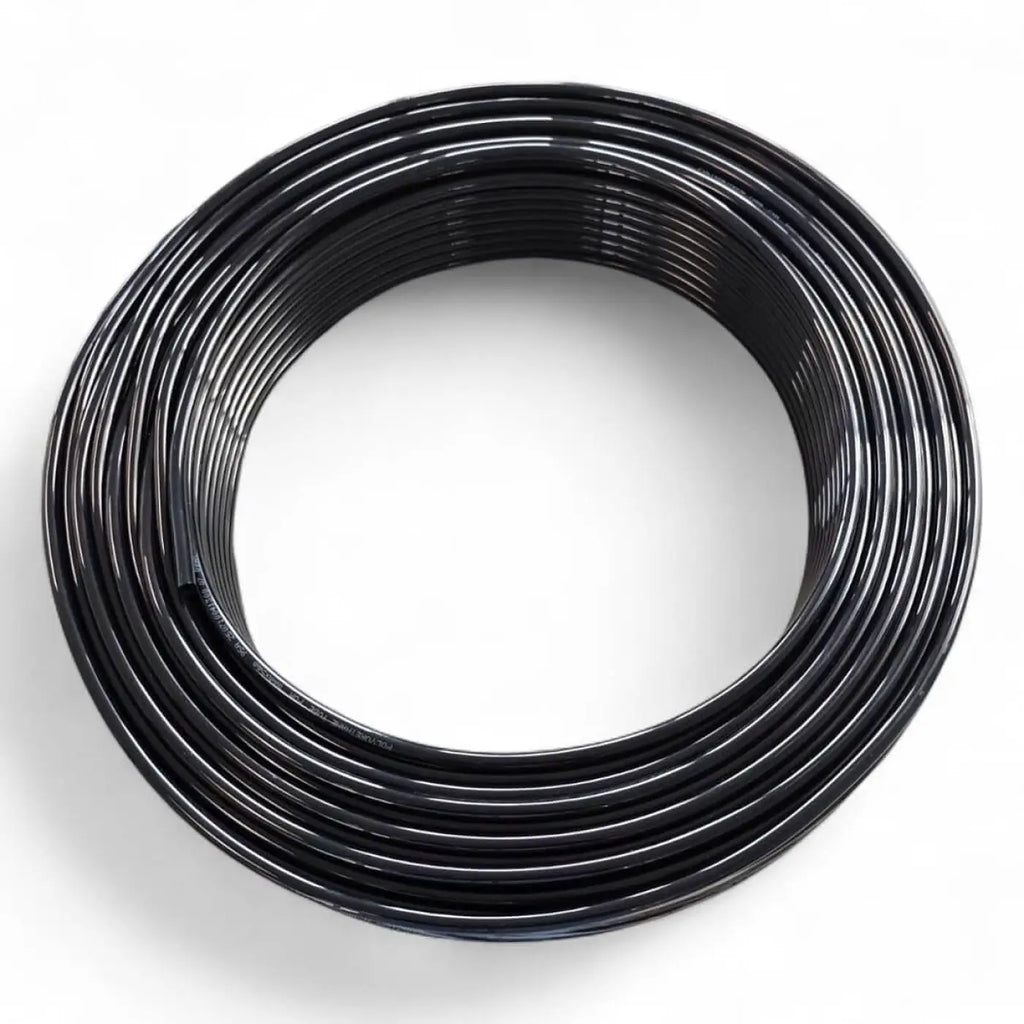 Milury wasserschlauch 50 meter schwarz mit glatter glänzender oberfläche und schwarzer kunststoffwicklung
