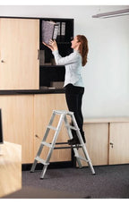 MUNK Steigtechnik ML Stufen-Stehleiter beidseitig begehbar.