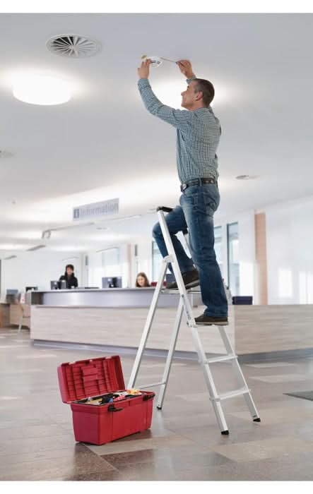 MUNK Steigtechnik ML Stufen-Stehleiter einseitig begehbar.