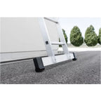 MUNK Steigtechnik Stufen-Anlegeleiter mit Standard-Traverse.