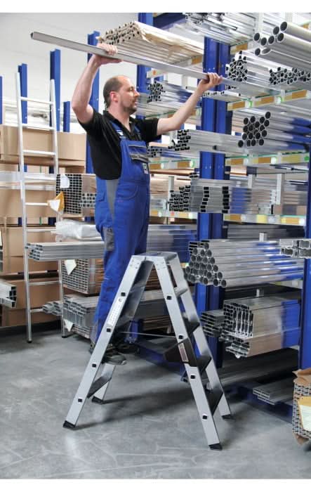 MUNK Steigtechnik Stufen-Stehleiter 250 kg beidseitig begehbar mit clip-step R13.