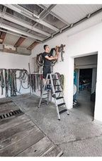 MUNK Steigtechnik Stufen-Stehleiter beidseitig begehbar mit clip-step relax.