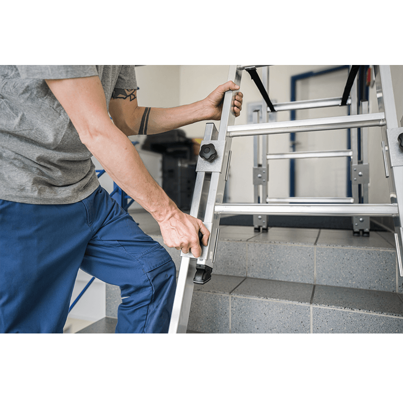 MUNK Stufen-Stehleiter treppengängig.