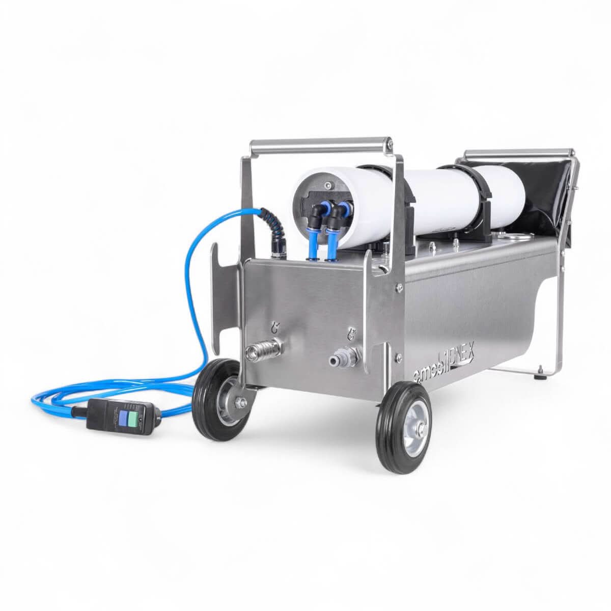 OSMOBIL ONE X für Glas-, Fassaden- und PV-Reinigung.