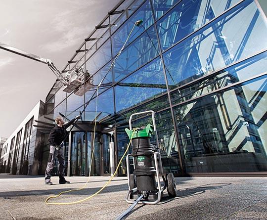 Unger nLite One Karbon Teleskopstange Glasfassade