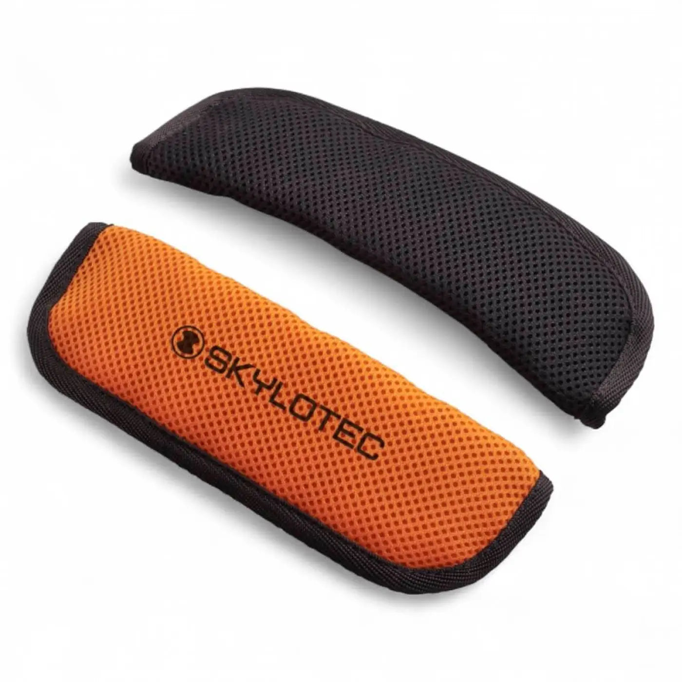 Orange und schwarze mesh schulterpolster headrest covers von skylotec für ignite gurtzubehör sichtbar von hinten