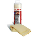 Beige synthetisches sonax chamois microfaser autopflegetuch plus in transparenter verpackung mit roter beschriftung