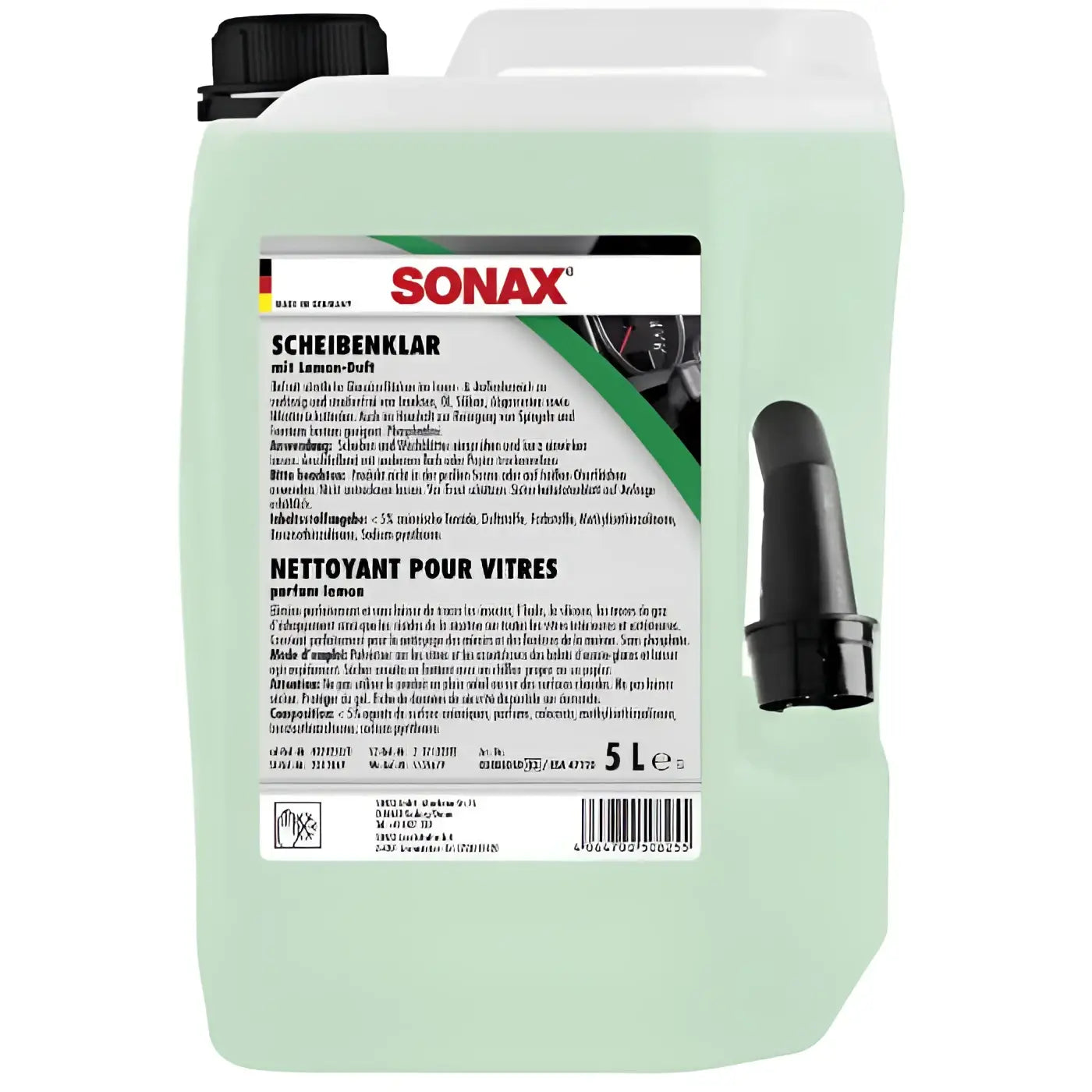 Ein 5-liter durchsichtiger grüner plastikkanister sonax scheibenklar glasreiniger mit schwarzem schraubverschluss und sprühkopf