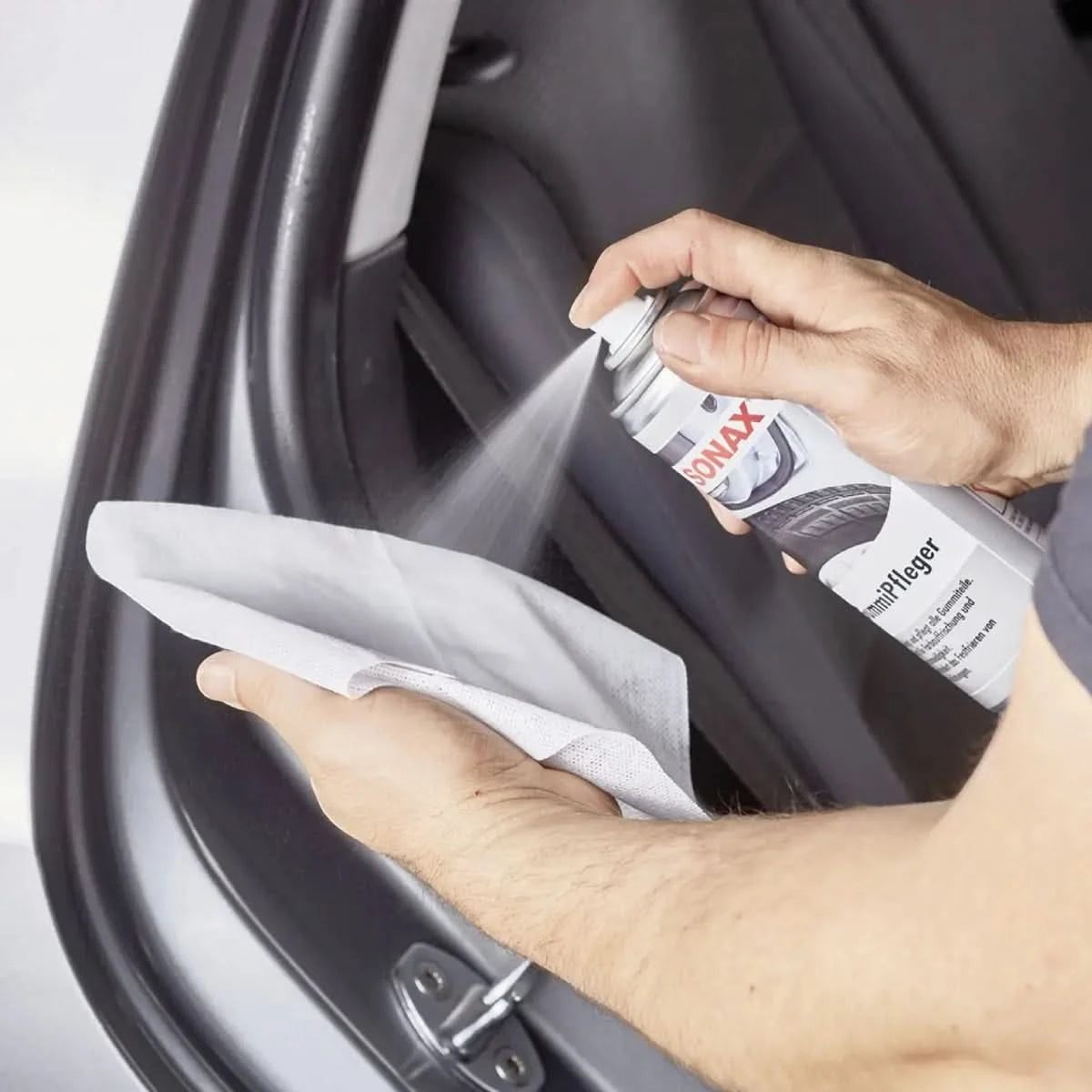 Sonax GummiPfleger für alle Gummiteile.