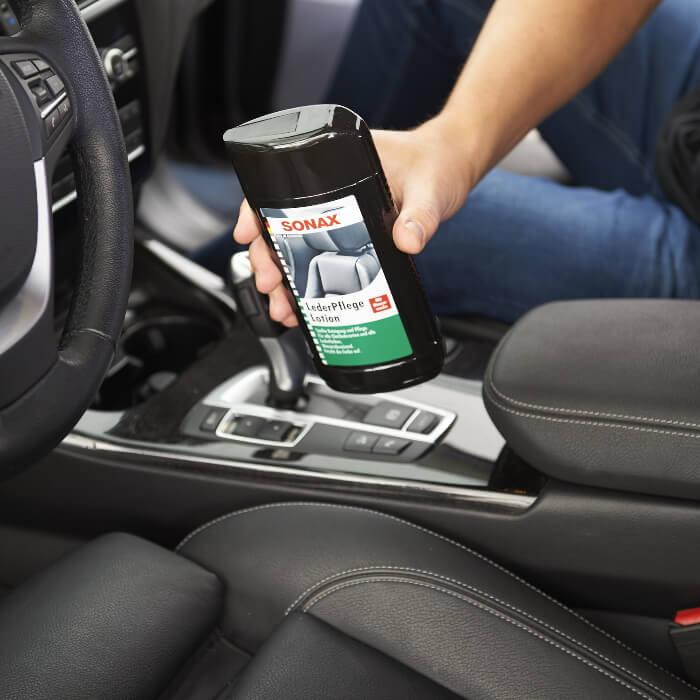 Sonax LederPflegeLotion Anwednung