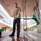 Unger nLite PowerPad Griff + Microfaser-Reinigungspad.