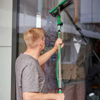 Unger nLite PowerPad Griff + Microfaser-Reinigungspad.