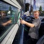 Unger nLite PowerPad Griff + Microfaser-Reinigungspad.