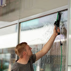 Unger nLite PowerPad Griff + Microfaser-Reinigungspad.