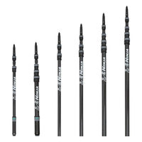 Schwarze ausziehbare carbon-teleskopstangen mit silbernem ninja-logo und grauen segmentverbindungen von unger