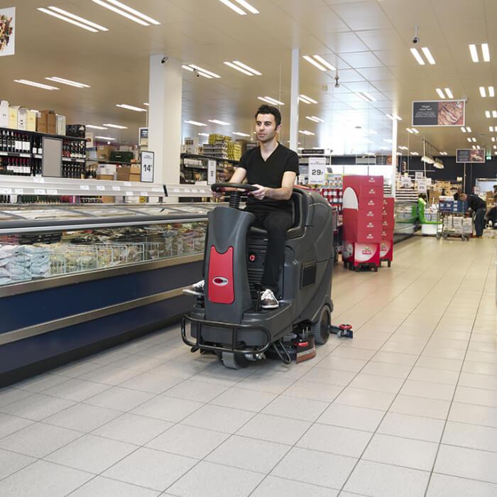 Viper Große Scheuersaugmaschine AS710R Supermarkt
