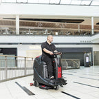Viper Micro-Aufsitz-Scheuersaugmaschine AS530R Einkaufszentrum