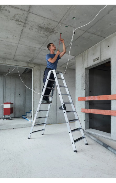 Munk Günzburger Steigtechnik Stufen-Stehleiter beidseitig begehbar mit clip-step Ausführung